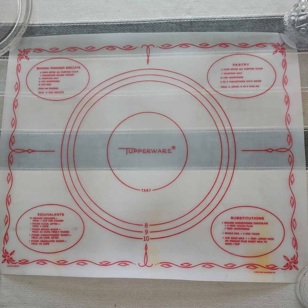 Vintage 1965 Tupperware Pastry Mat Rolling Pie Crust Pizza Dough Tart Baking